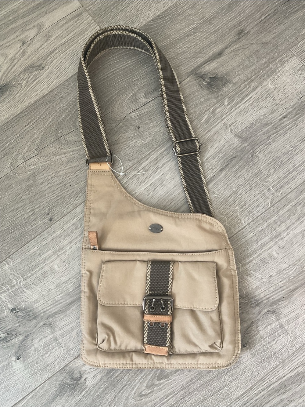 ***Roots ***Unisex Tan Nylon Asymmetrical Crossbody Messenger Bag.